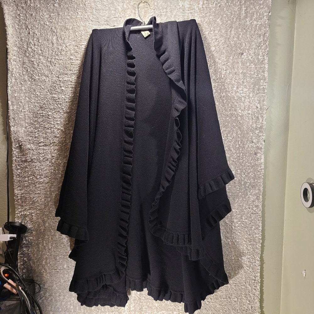 BERK BURLINGTON ARCADE LONDON PURE Lambs Wool Cape Winter Shawl SCOTLAND FlAWS